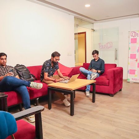 Hotel La Serene By Qotel-Gagan Vihar Anand Vihar Yeni Delhi Dış mekan fotoğraf